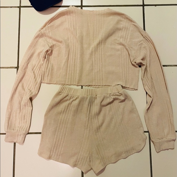 Set - Picture 2 of 2